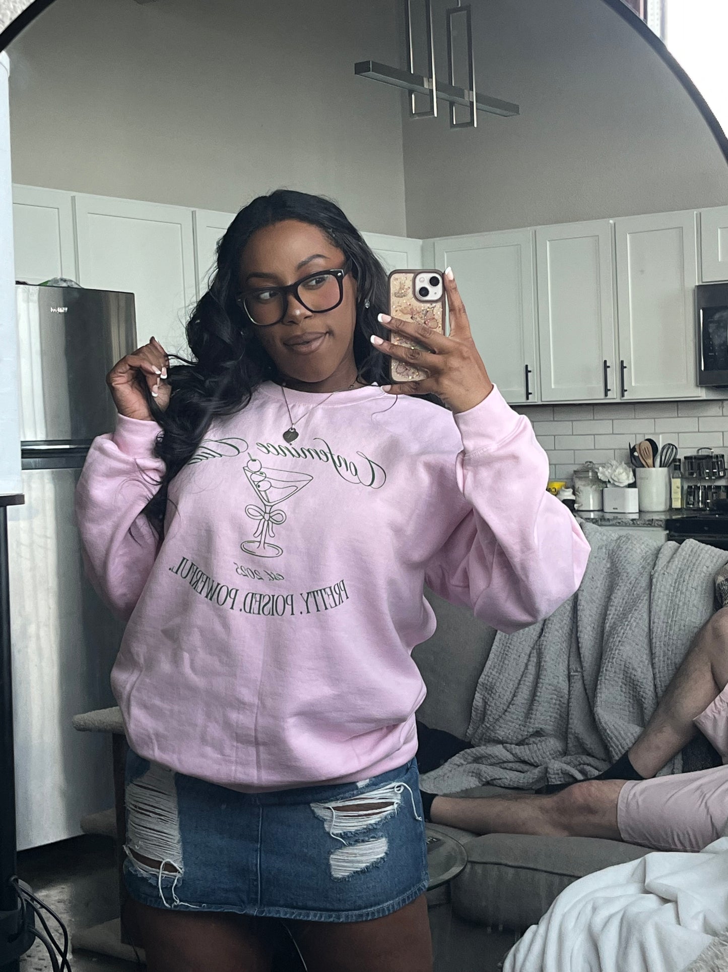 Elevate your everyday look with CONFEMINCE crewnecks—soft, stylish, and made for the high-value woman who wants comfort, confidence, and luxury vibes. This CONFEMINCE crewneck blends comfort and confidence—perfect for the feminine, high-value woman who turns heads and sets standards wherever she goes.